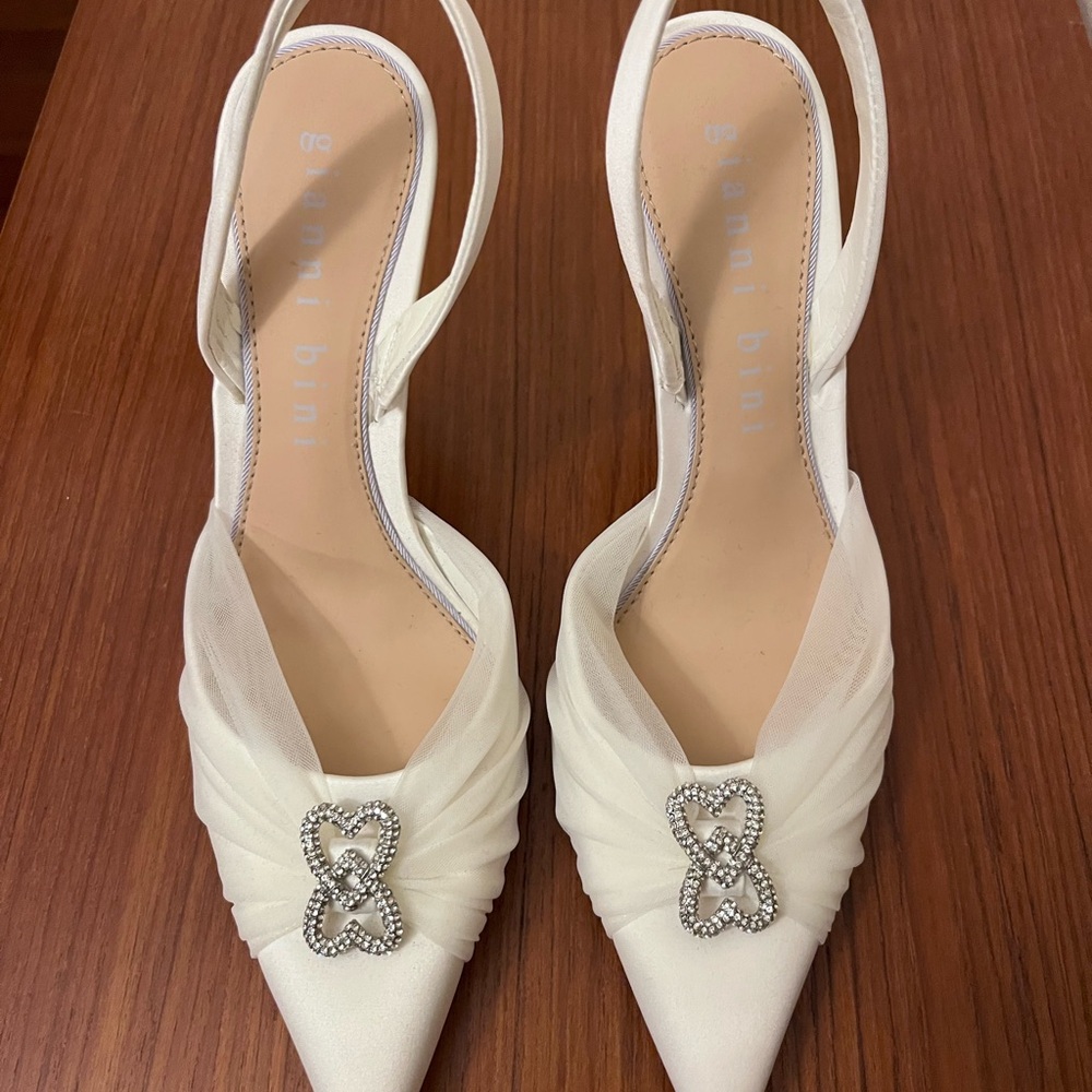 Gianni Bini White Slingback Heels